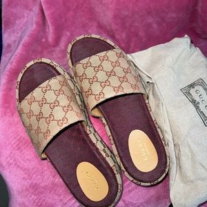 Gucci Women's Original GG slide sandal